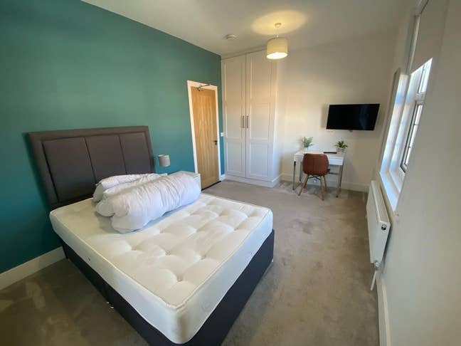 Spacious En-Suite in North End  Main Photo