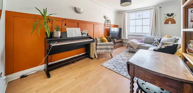 Large Seafront View Bed Room Main Photo