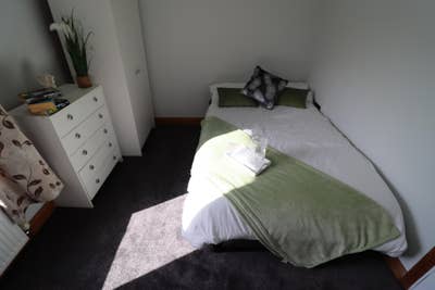 Napier Avenue - 1 Room Available,Central Southend Main Photo