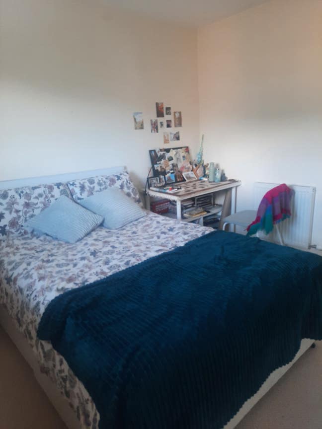 Spacious bright double room  Main Photo