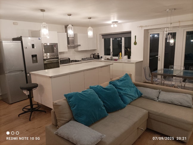 4 Bed + Lr + 2 Bathrooms Wembley Near Preston Road Main Photo