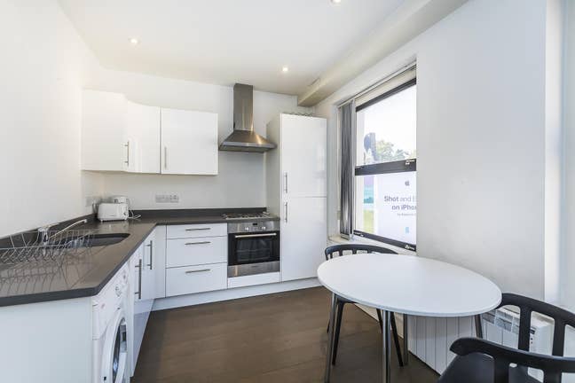 Great 2 Bed Flat Old Street Main Photo