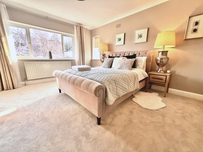 Big sunny room, in quiet & friendly house share Main Photo