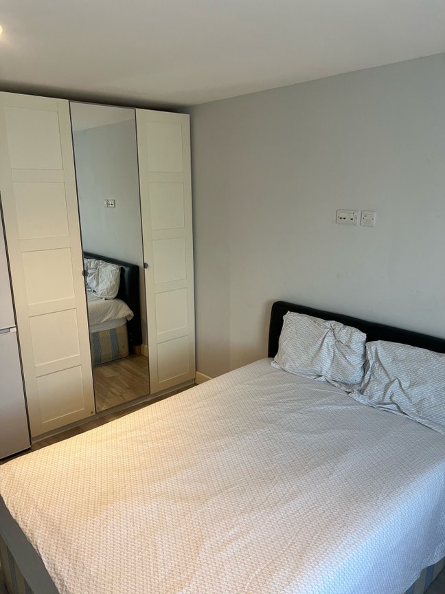 🛏️ Double Room to Let in- Neasden  Main Photo