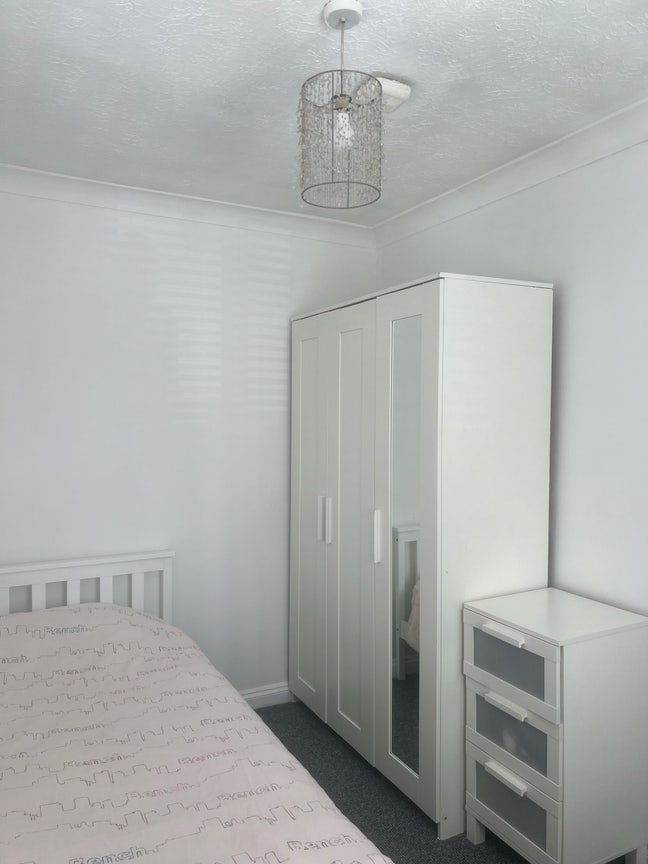 Single room with your own bathroom Main Photo