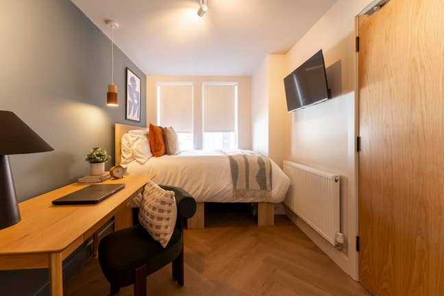 Beautifully Finished Brand New Studio! DE22  Main Photo