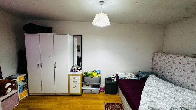 Self contained 1 bedroom flat available  Main Photo