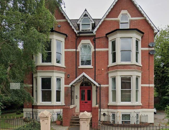 2 rooms in professional flat near Lark Lane Main Photo