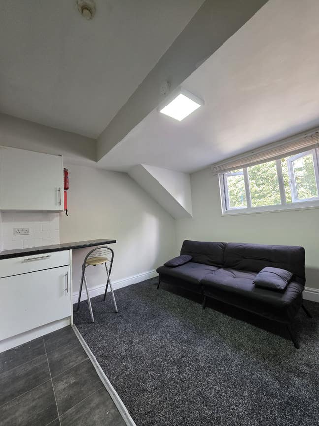 3 Bed Flat, Colum Road, CF10 3EH Main Photo