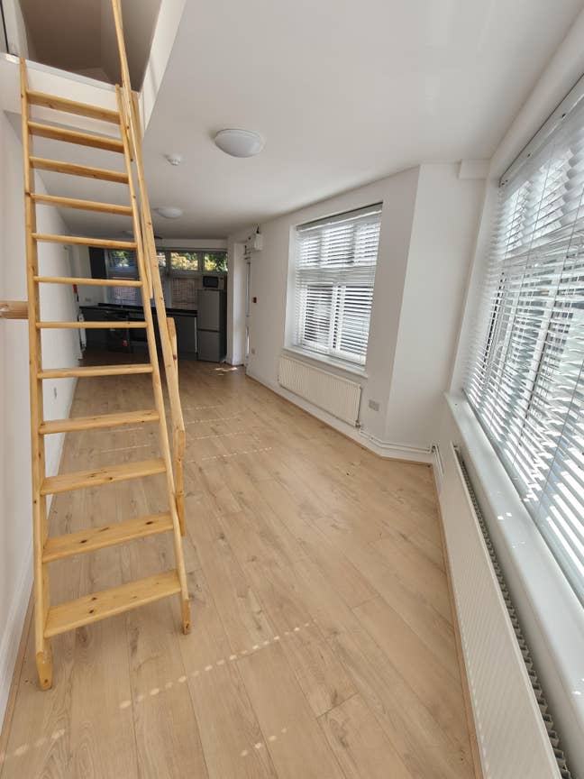 Lovely self-contained studio with loft bedroom Main Photo