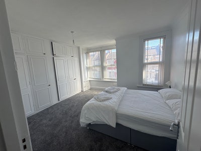 Modern 5 bed spacious rooms to rent Main Photo