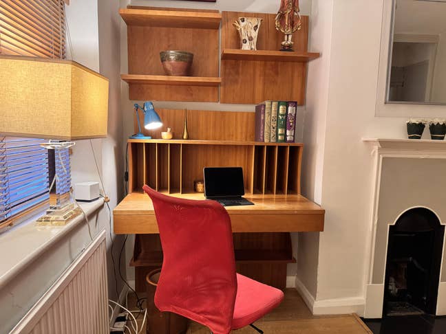 Bright, Cozy Room to Rent - Perfect for Student or Main Photo