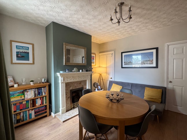 En-suite Room in a Victorian terrace Main Photo