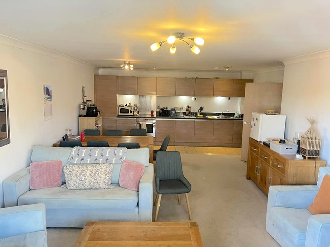 Stunning Room in the Heart of Buzzing Jericho Main Photo
