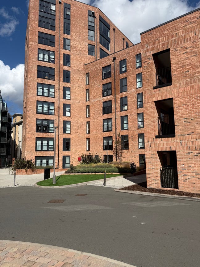 Modern 1 bed apartment in Central Birmingham Main Photo