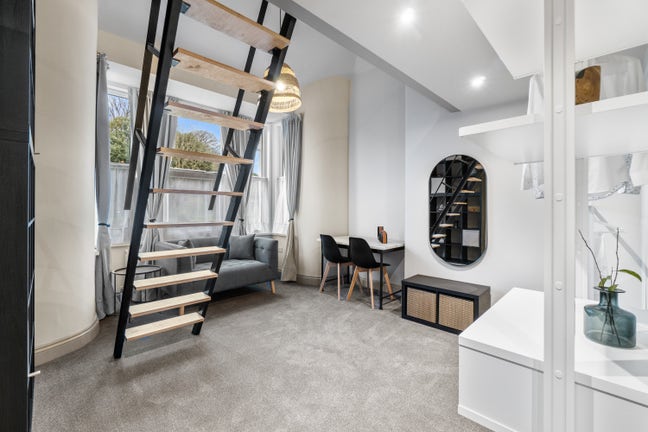  ✨ Modern & Luxurious Living on Lipson Road  ✨ Main Photo