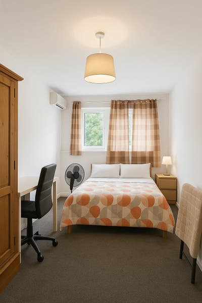 Double Bedroom on Ground Floor (Bills Inc) OX4 Main Photo