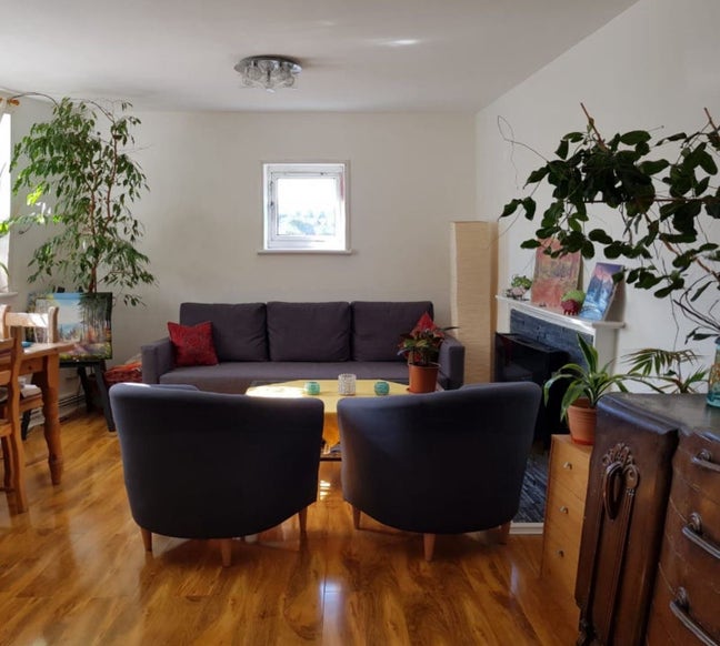 Bright Double Room in beautiful apartment  Main Photo