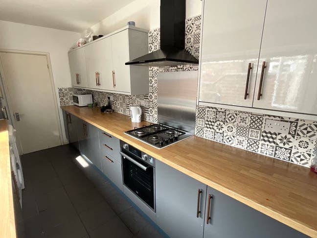3–5 Bed House Near Lincoln High Street – Bills Inc Main Photo