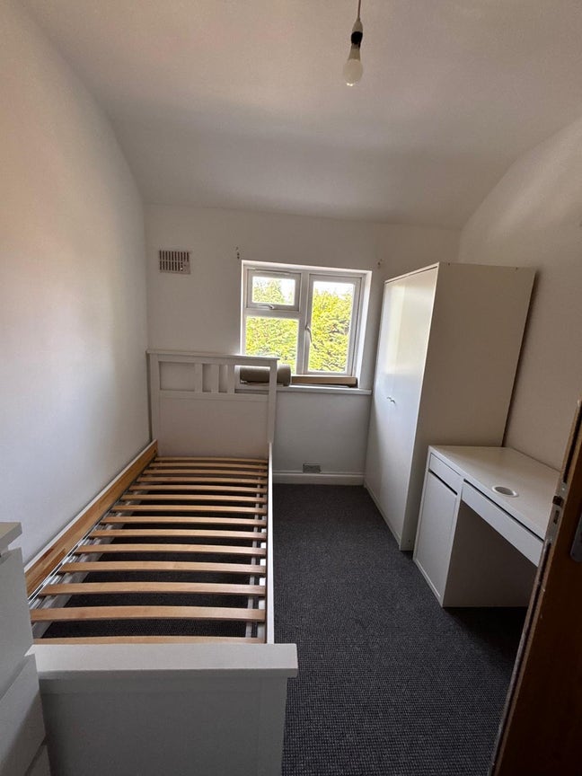 Windsor Avenue, Full Refurb Accommodation Main Photo