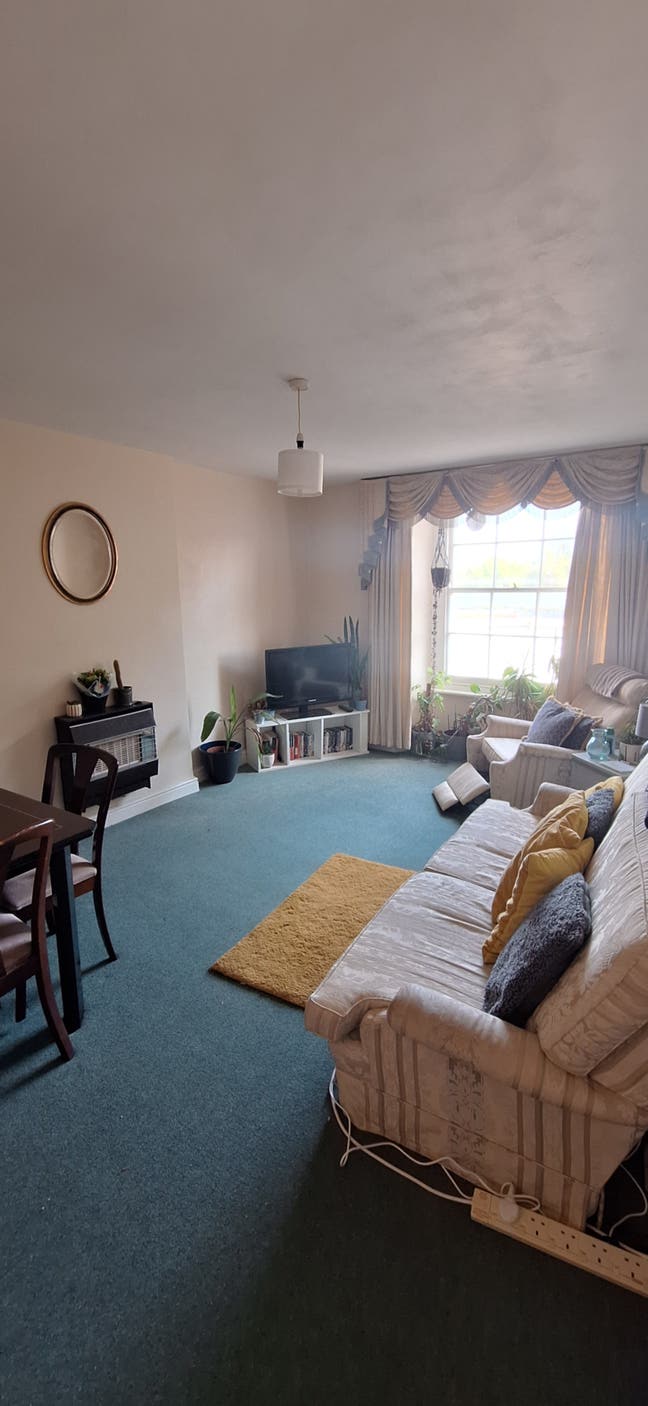 Double Room for Rent near Clifton Triangle Main Photo