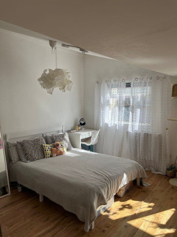 Studio Flat in Haggerston Station from 27/10 Main Photo