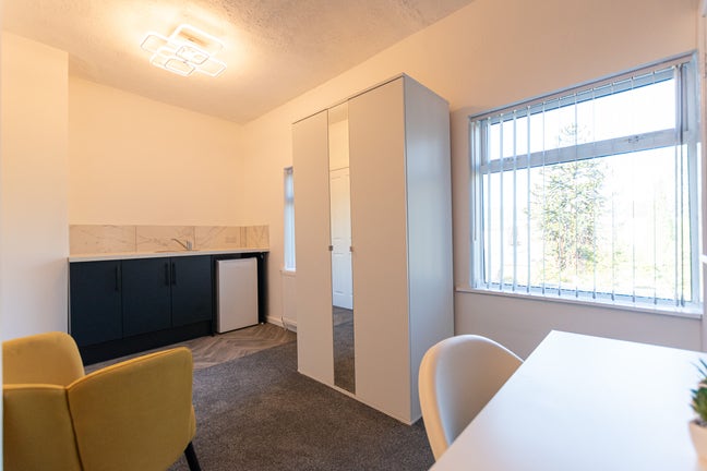 ✨ Brand New Rooms With Kitchenettes Available 😍 Main Photo