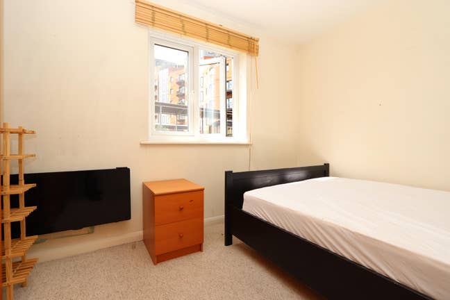 Canary Wharf Living– Room Available in South Quay Main Photo