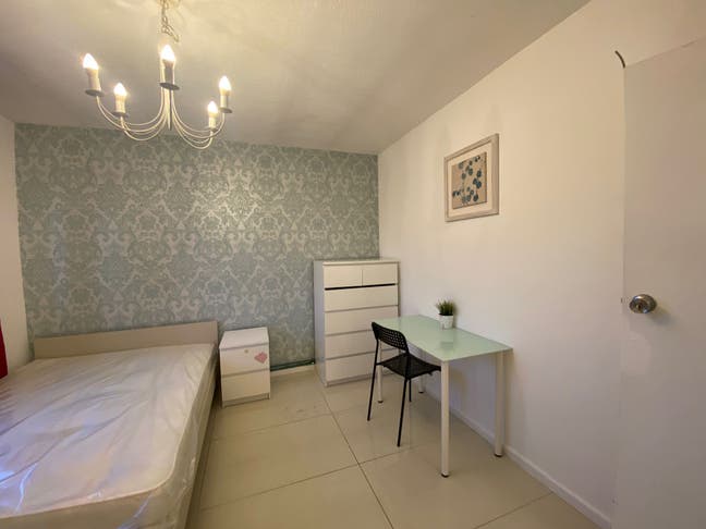 Beautiful Room for N Bethnal Green (Bills Included Main Photo