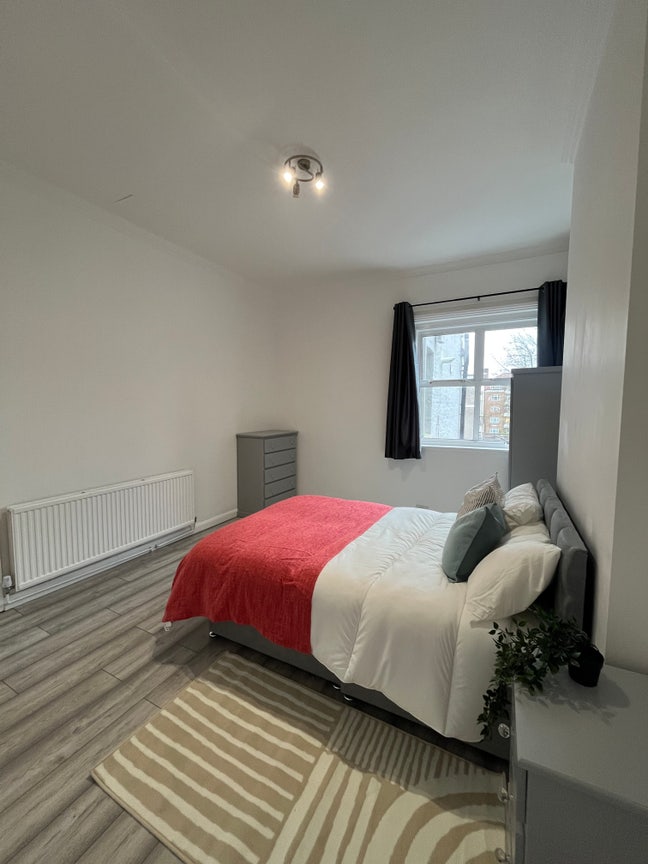 Lovely Double Room! in a Beautiful Flat! Main Photo