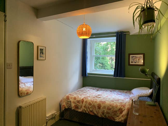 Spare room in Marchmont flat Main Photo