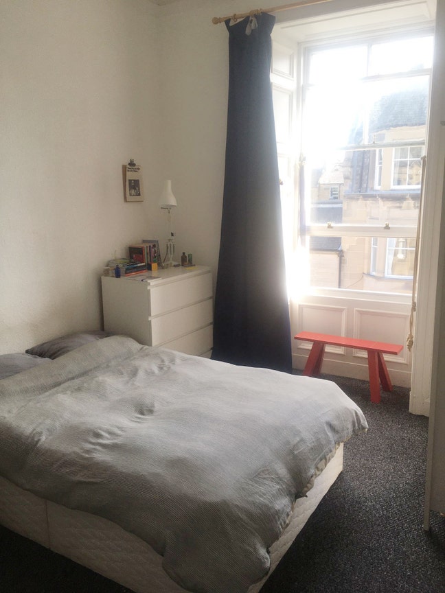 Room to Let in Bruntsfield Main Photo