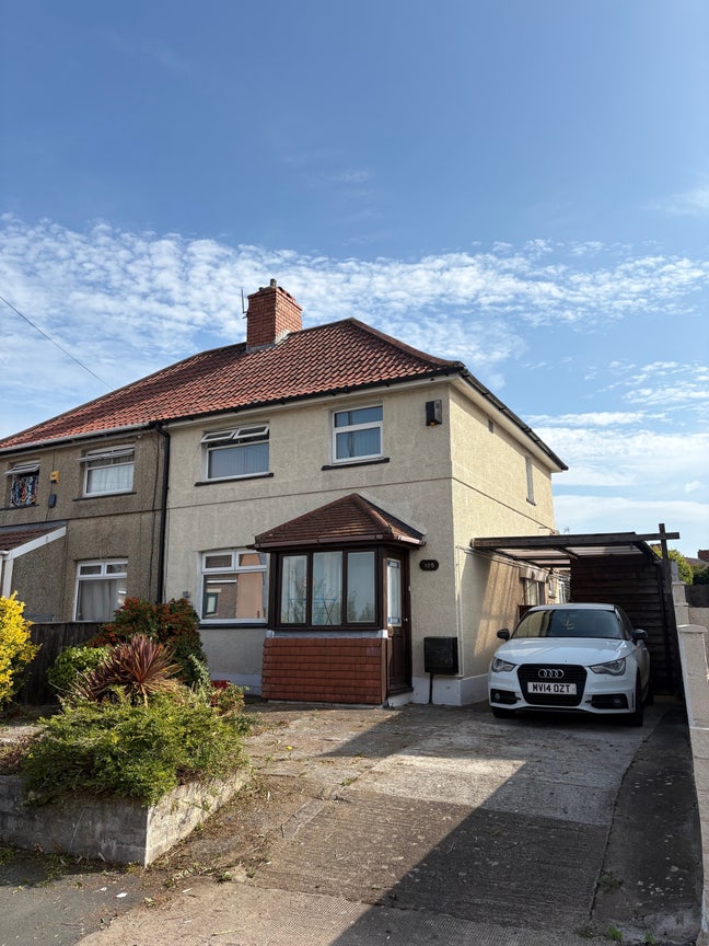 Double bedroom in semi detached house in Knowle  Main Photo