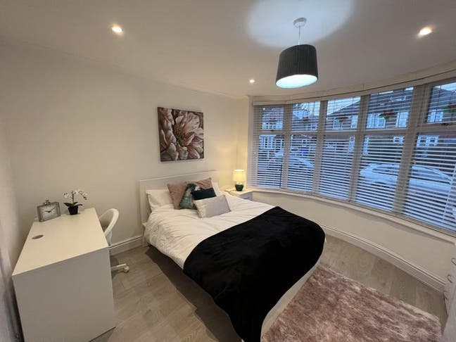 38GR: Lovely Room In Vibrant Central Location Main Photo