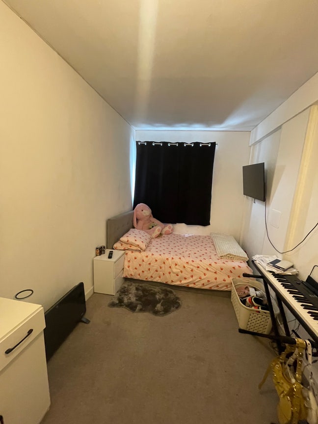 Lovely double room available in quiet clean hosie Main Photo