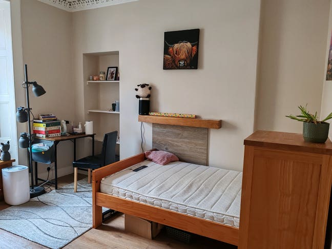 Room available Main Photo