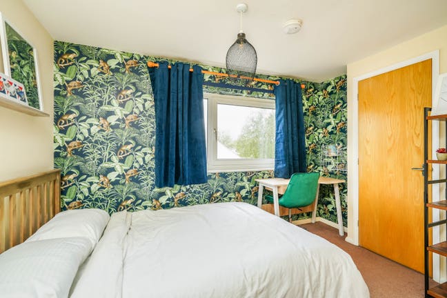   En-Suite room Main Photo