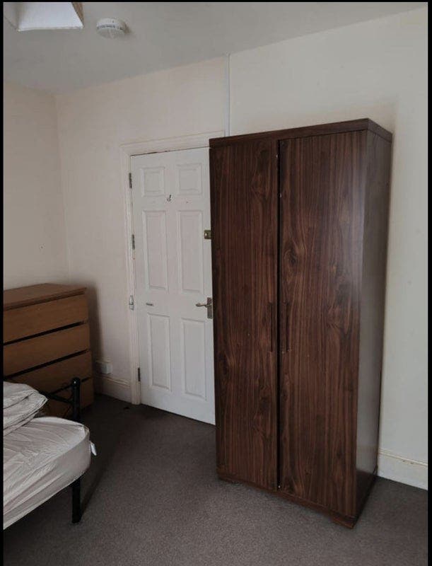 Room for rent Main Photo