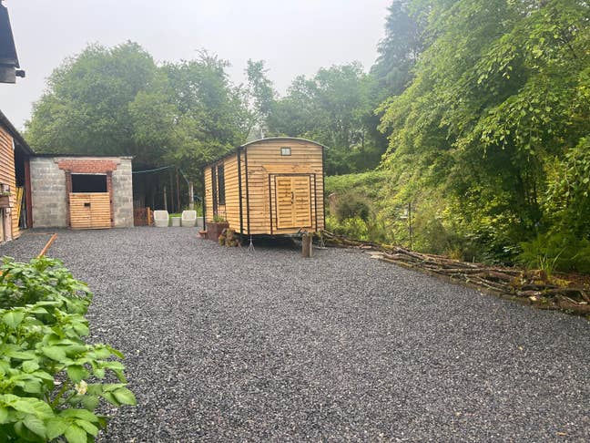 Shepherds Hut/Tny home Main Photo