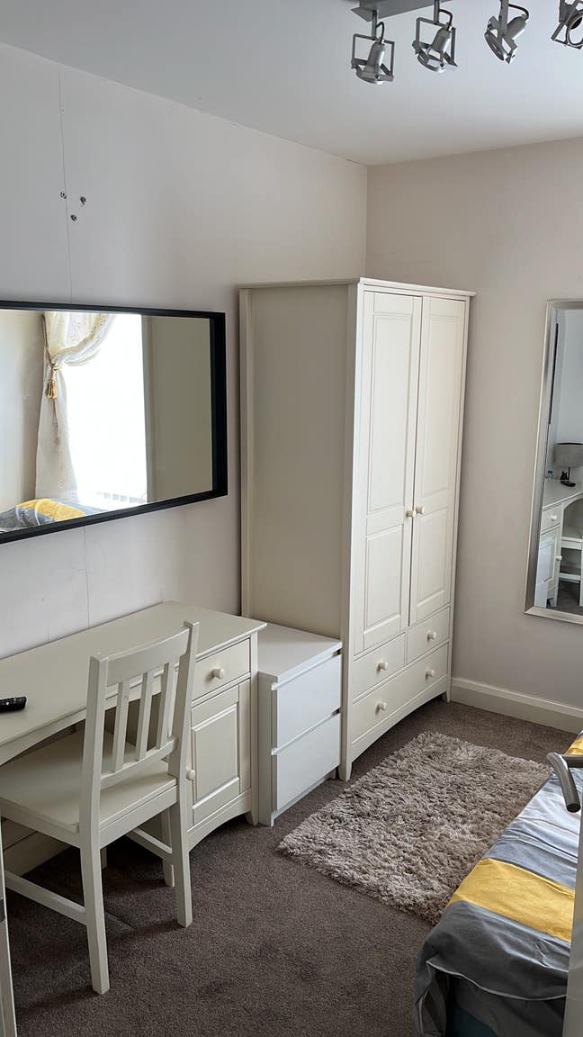 Cozy single room to rent. Main Photo