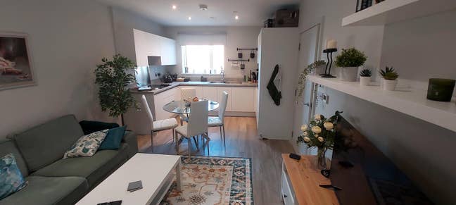 2 rooms available in new flar.. Main Photo