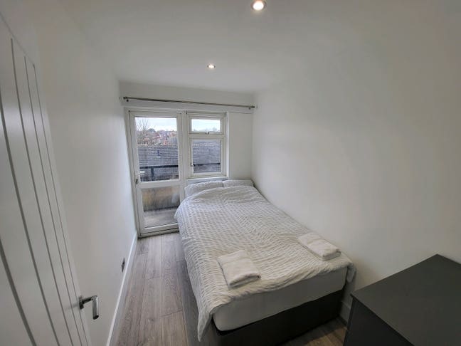 Modern 4Bedroom Sutton House Share Close to centre Main Photo