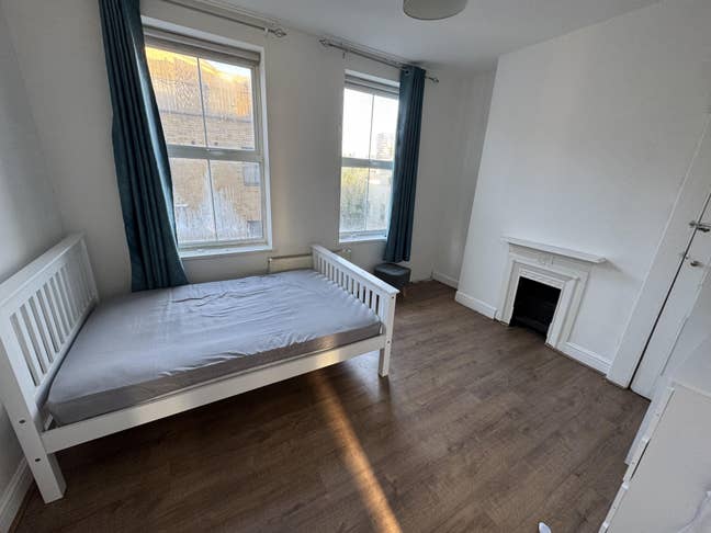 Big Rooms in Zone 1 – All You Need Nearby! Main Photo