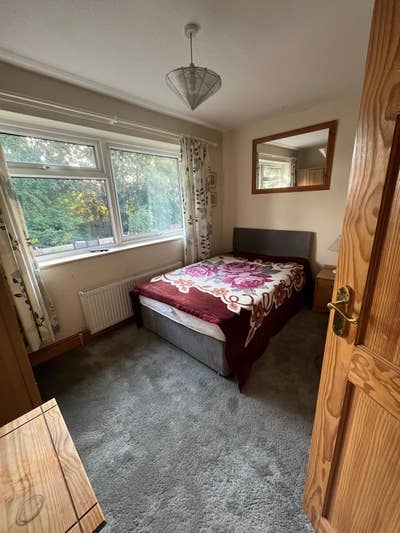 Large Double Room to Let Main Photo