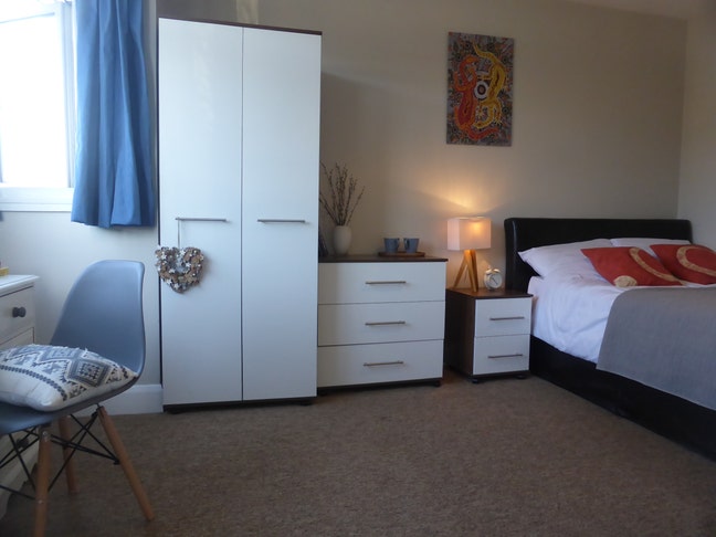 New Low Price! Huge Double Room & Ensuite  Main Photo