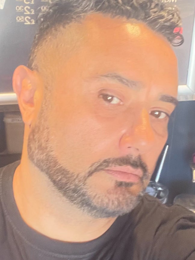 Professional Male seeks a double room Main Photo