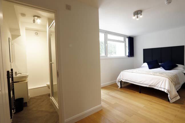 Quiet Rd, Parking, Large Communal Spaces Main Photo