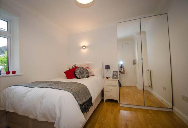 Small double in homely proferssional houseshare Main Photo