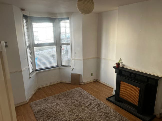 Large room in shared house in Easton Bristol Main Photo