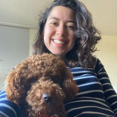 Professional female looking for a double room Main Photo